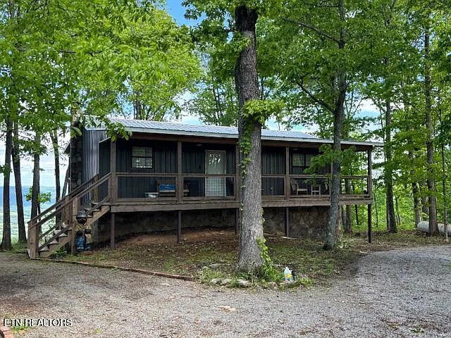 WOW WHAT A VIEW OVERLOOKING THE SEQUATCHIE VALLEY… $225,000