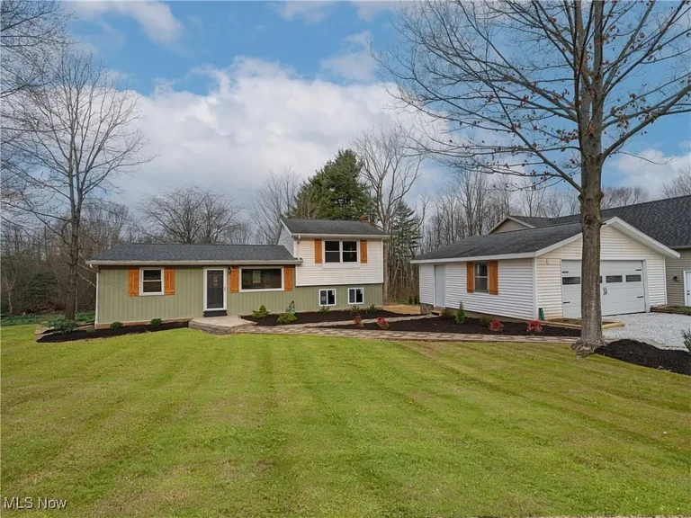 Stunning Split-Level Home in Perry LSD – 3 Bedrooms, 2 Baths, and 2.23 Acres of Paradise