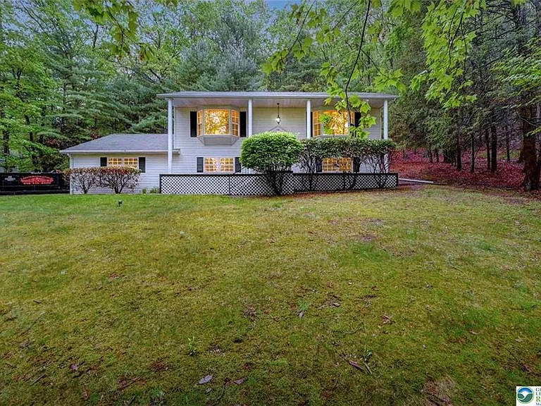 Architecturally Appealing Bi-Level Offering 3 Bedrooms, 2 Full Baths,$275,000