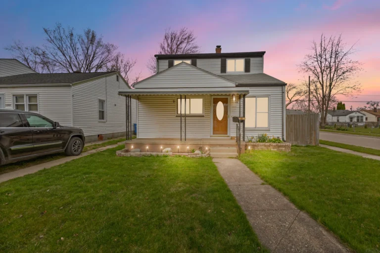 Charming 4-Bedroom Cape Cod with Curb Appeal and Comfort! $155,000