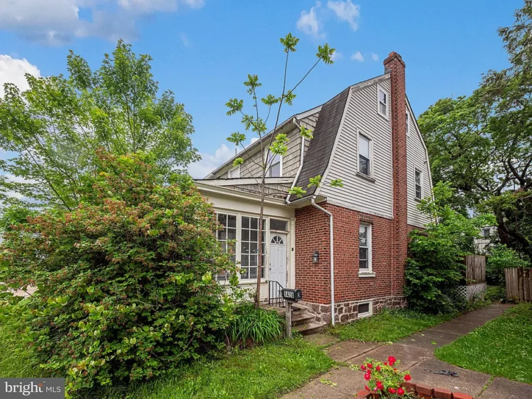 Beautifully Updated Home in the Heart of Norristown! $249,900