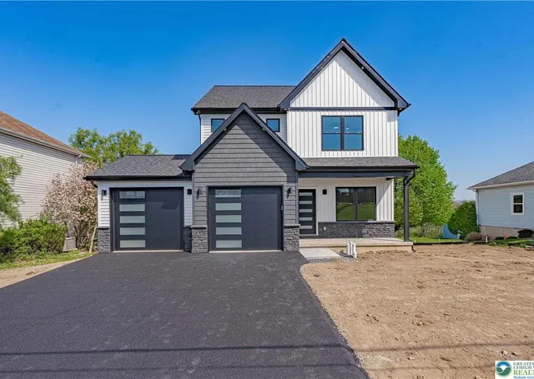 Stunning Brand-New Construction in Coplay – A Dream Home Awaits