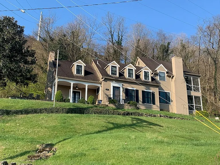 This much loved home is in need of a bigger family. $280,000