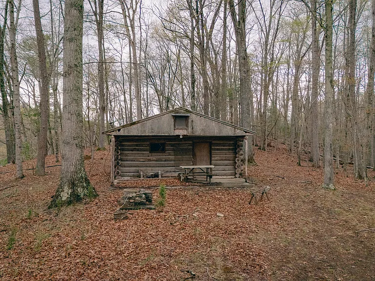 Secluded property in the Snowville area of Pulaski County Va. Great for hunting, relaxing and just getting away….$115,000