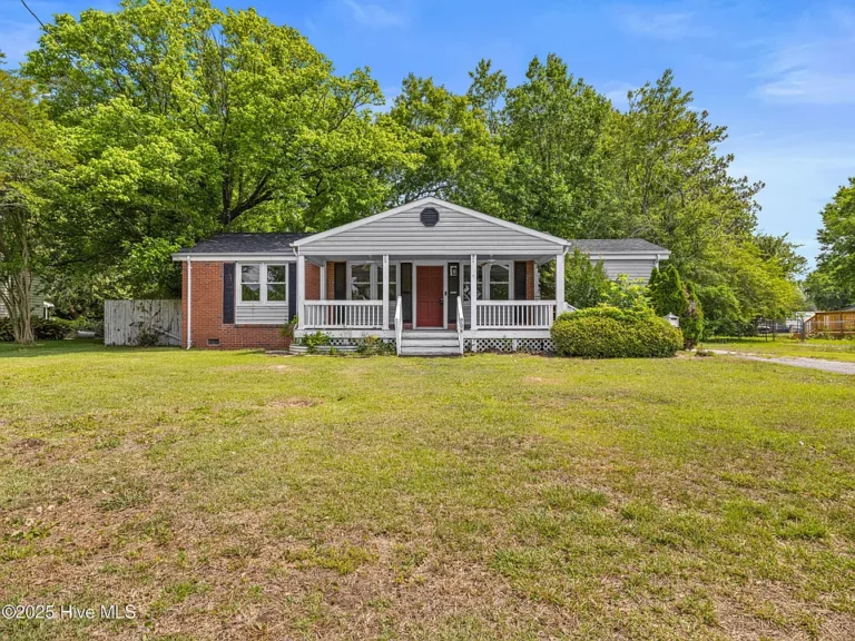 Calling All Investors & DIY Enthusiasts! – Opportunity in Northwoods Subdivision $189,900