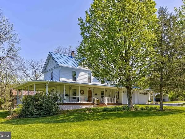 A Timeless Colonial
