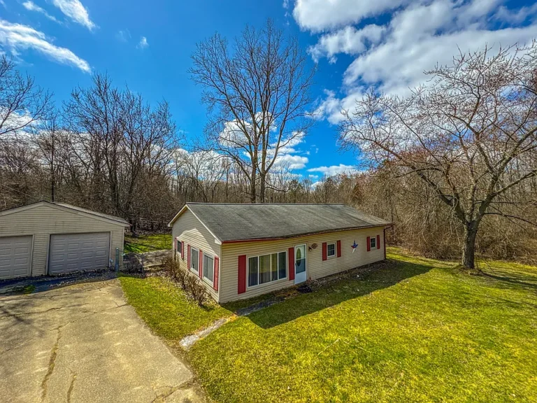 Charming Ranch in West Bloomfield – Priced to Sell! $179,900