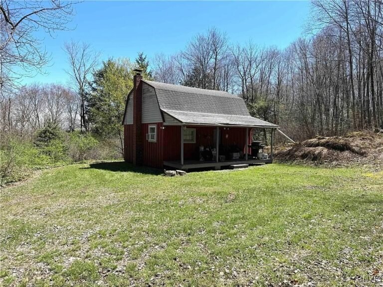 1-Bedroom Cabin on 39.76 Acres in Portville, New York