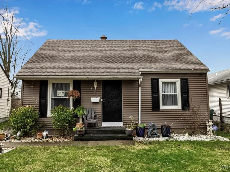 Charming, Cozy & Full of Possibilities – Welcome to 2125 Seneca Ave! $94,900