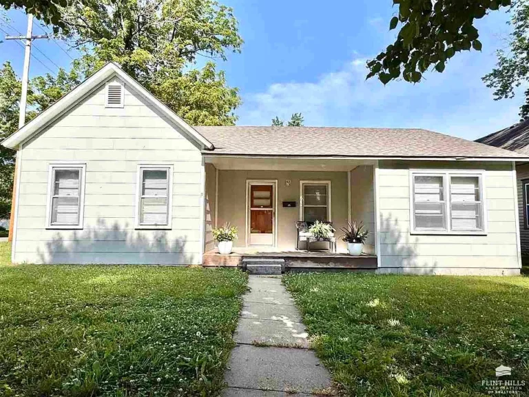 Charming, Affordable & Close to It All! $125,000