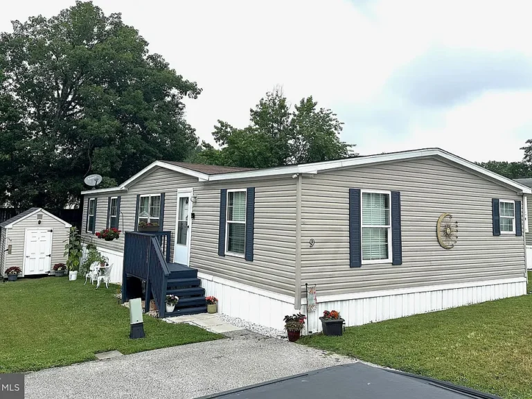 Spacious 4-Bedroom Home in the Heart of Odenton! $134,900