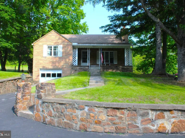 Charming 4-Bedroom Cape Cod | First Time on Market Since 1962! $179,900