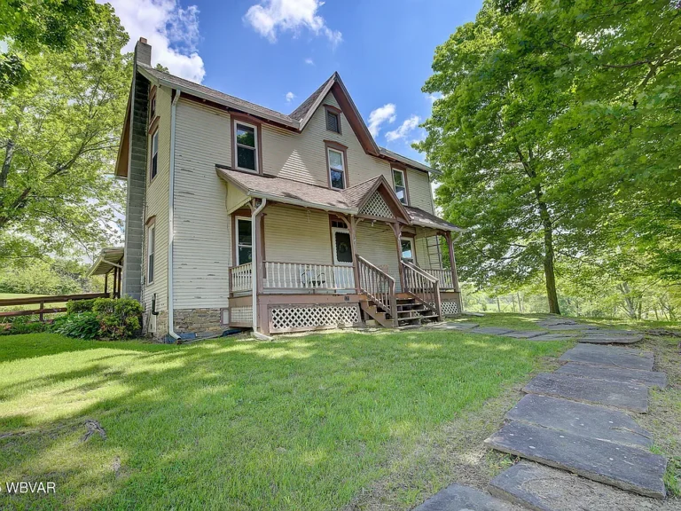Auction Opportunity! Spacious Home on 2.5+ Acres with Mountain Views – Bidding Starts July 9 at 6 PM $75,00