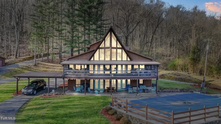 Mountain Views and Modern Comfort on 30 Acres in Big Stone Gap, Virginia