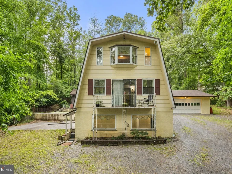 Private Retreat Just 15 Minutes from Winchester! $300,000