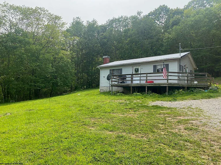 2 BEDROOM, 1 BATH RANCH HOME ON A 0.69 ACRE LOT IN A NICE COUNTRY SETTING$72,000