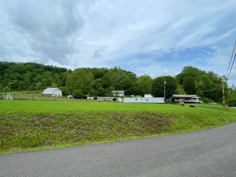 Farmhouse with 43 Acres and River Access in Charleston, West Virginia