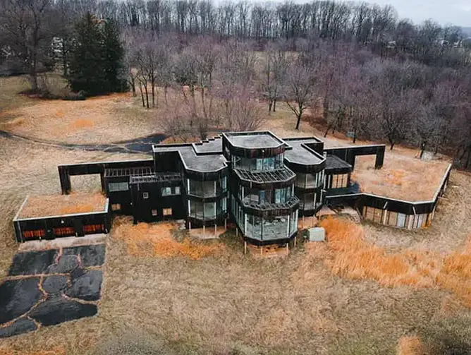 Abandoned Wood & Glass Home In Virginia