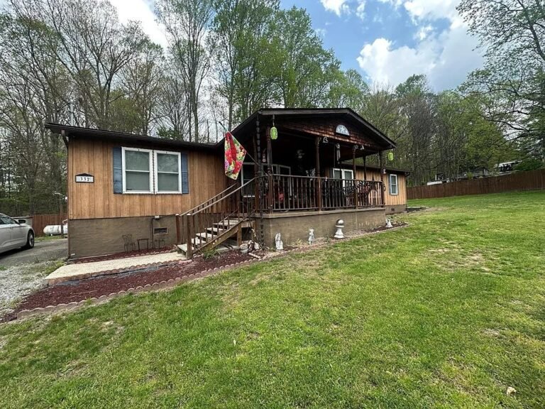 85 Acres with 4-Bedroom Home in Oak Hill, West Virginia