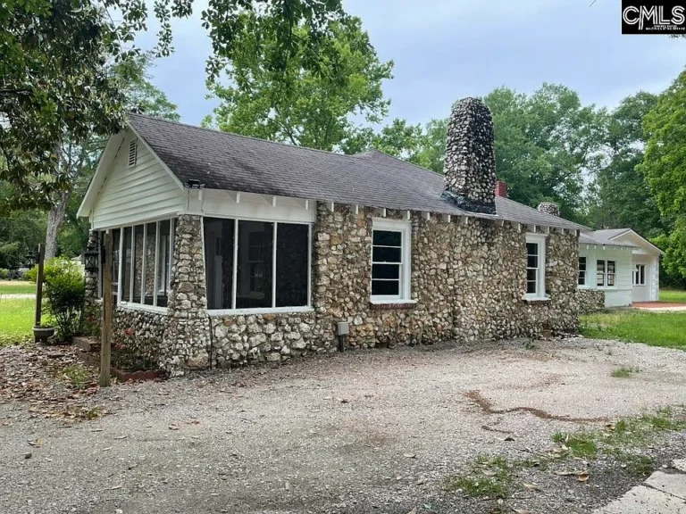 Unlock the potential of this charming solid-stone 1-level rambler situated on a generous 0.67-acre lot. $139,900