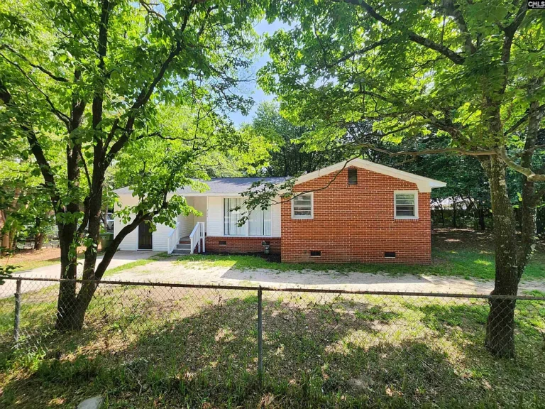 Charming One-Level Brick Home with Versatile Bonus Space! $149,900