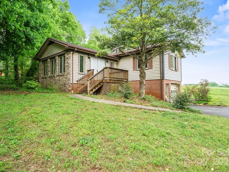 Spacious Home in the Heart of Newton – Dual Primary Suites & Great Location! 2 primary bedroom suites – one on each side of the home, offering privacy and flexibility $215,000