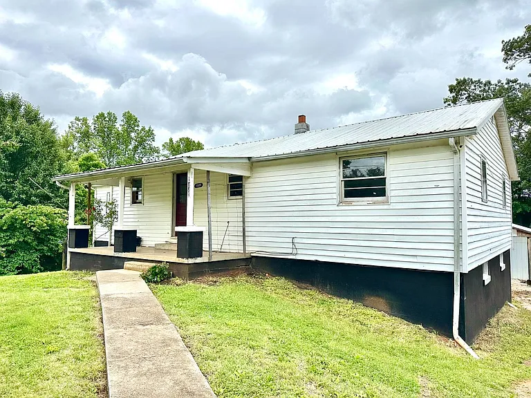 Check out this economical 3 Bedroom, 1 Bath home with a walkout basement, located just outside the city limits. $46,000