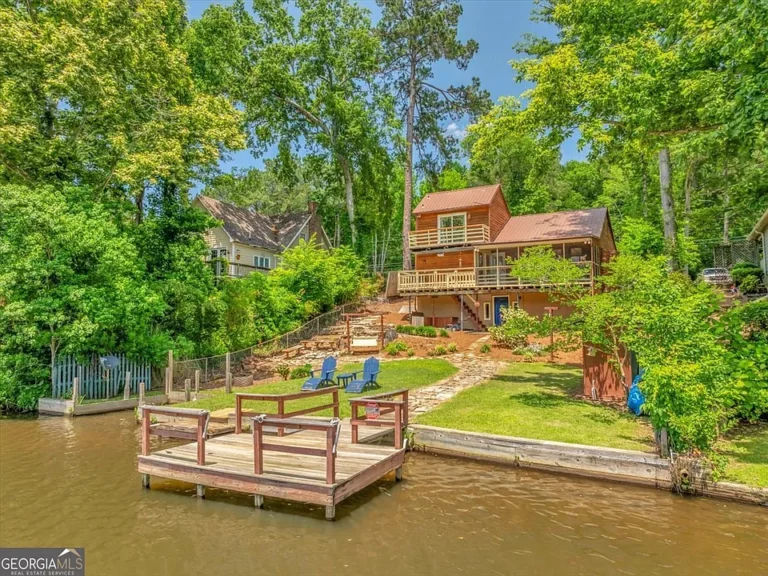 Live Your Best #LakeLife in This Stunning Waterfront Retreat! $249,900