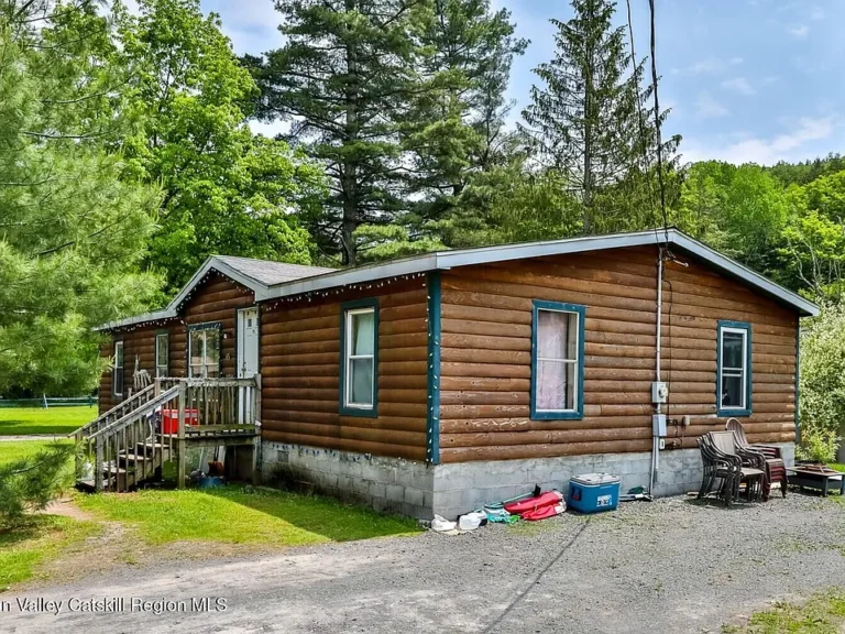 Affordable Log-Sided Home in Tannersville – Ideal for Year-Round Living or Airbnb Investment $200,000