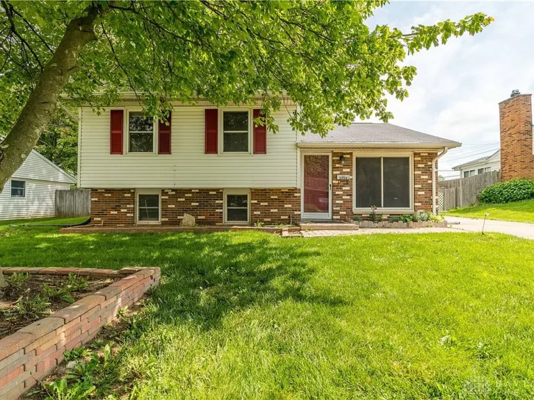 Charming 4-Bedroom Home with Modern Updates – Move-In Ready! $196,000