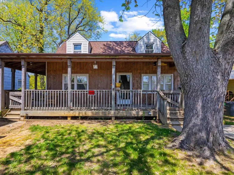 Incredible Homeownership Opportunity in Arundel Gardens!  $249,900