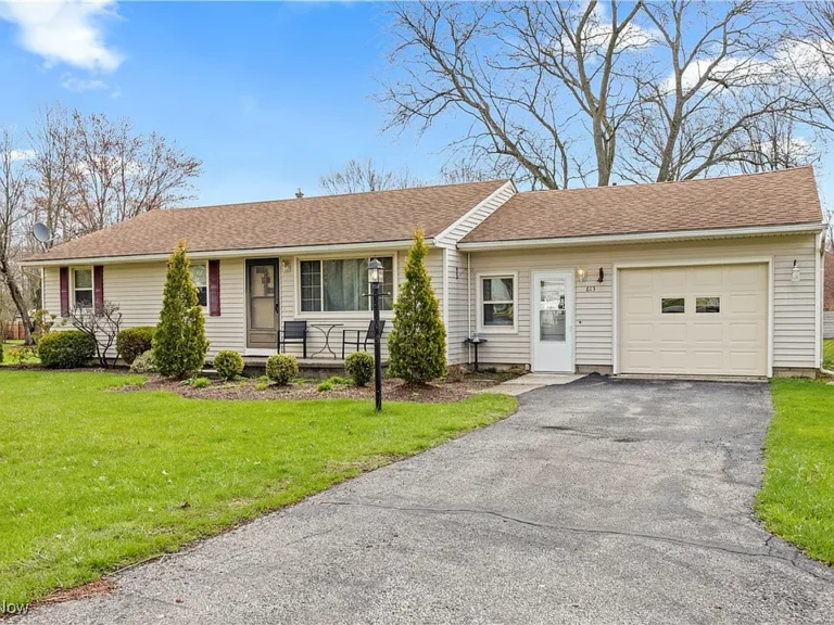Charming Ranch-Style Home on ½ Acre in South Amherst! $215,000