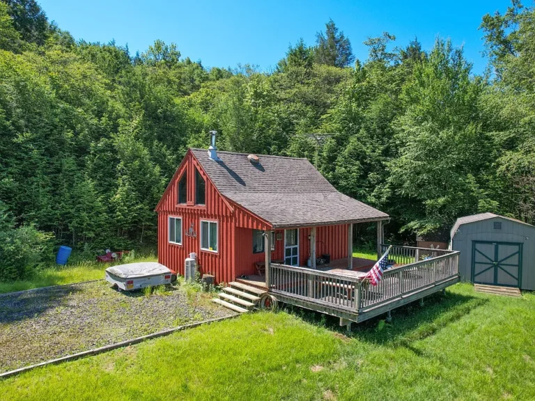 1+ Bedrooms | 1 Bath | Private 4WD Access | Secluded & Self-Sufficient $159,000