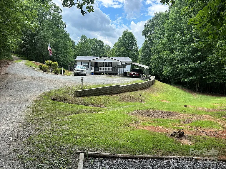 West Marion school district-This 3 bedroom, 2 bath doublewide sits on a 1.83+/- acre lot. $185,000