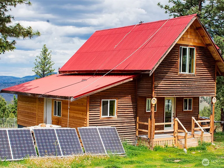 Amazing Views from this well put together off grid home. $195,000