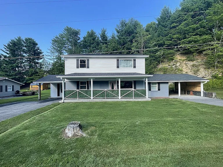 Beautifully Renovated Home Just Minutes from Town – No City Taxes!$235,000