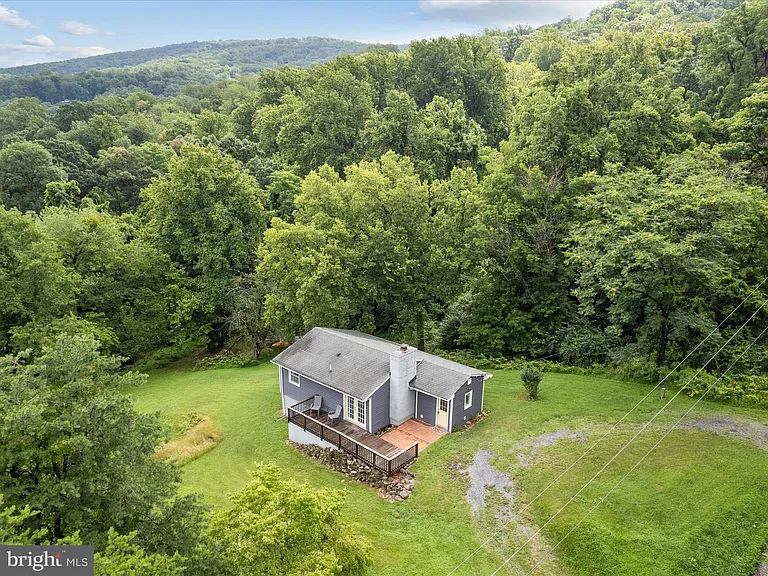 Welcome to your mountain retreat in scenic Linden, Virginia! This adorable 2-bedroom, $230,000
