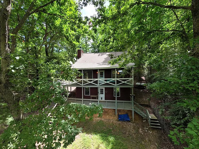 Charming 3 Bedroom, 3 Bath North Georgia Mountain Cabin Retreat! $345,000