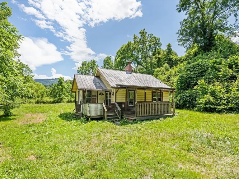 Investor Alert – Fixer-Upper in Clyde, NC! $129,000