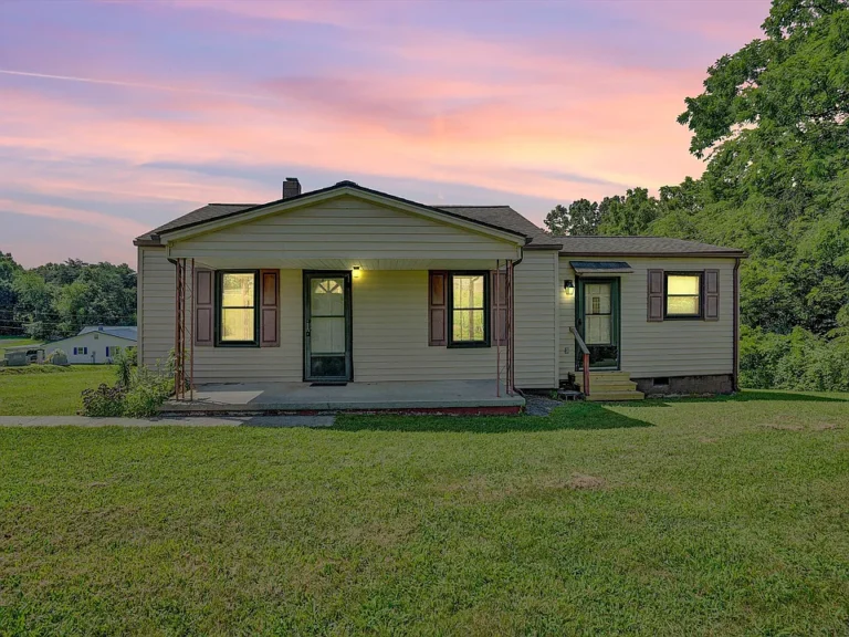 Rocky Mount, VA | 3 Bedrooms | 1 Bathroom | Single-Level Living $149,900