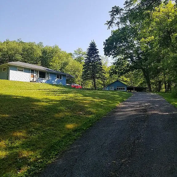 This 960 square foot single family home has 3 bedrooms and 1.0 bathrooms. $160,000