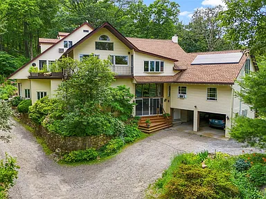 “Hudson Highlands Hideaway – Inspiring Country Retreat with Streams, Studio & Mountain Views”