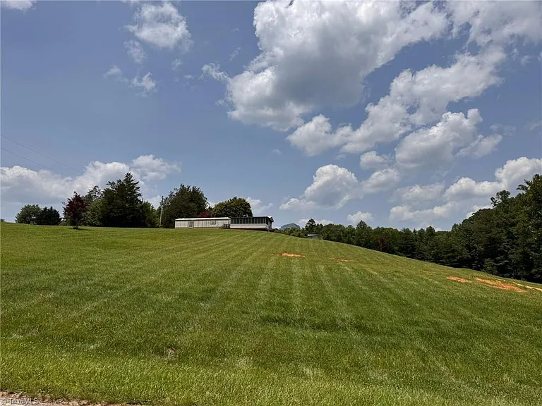 2.9 Acres In Gorgeous Pinnacle with View of Pilot Knob. $159,900