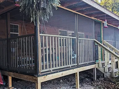 Charming Fully Furnished Tiny Home .
