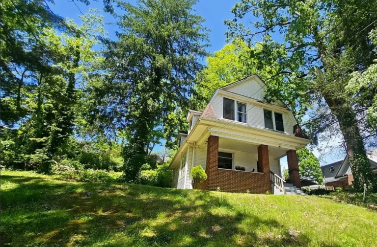 Look inside! This is nice! Circa 1915 in Virginia. $134,999