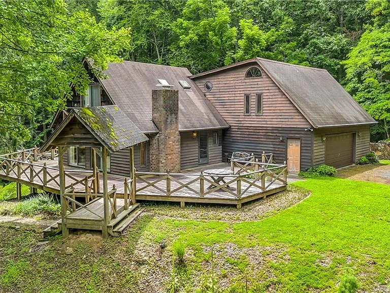 Welcome to rustic charm and refined elegance in this beautifully preserved,