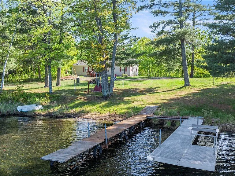 Lakeside 3-Bedroom Retreat with Modern Upgrades on 2.8 Acres – Longville, MN