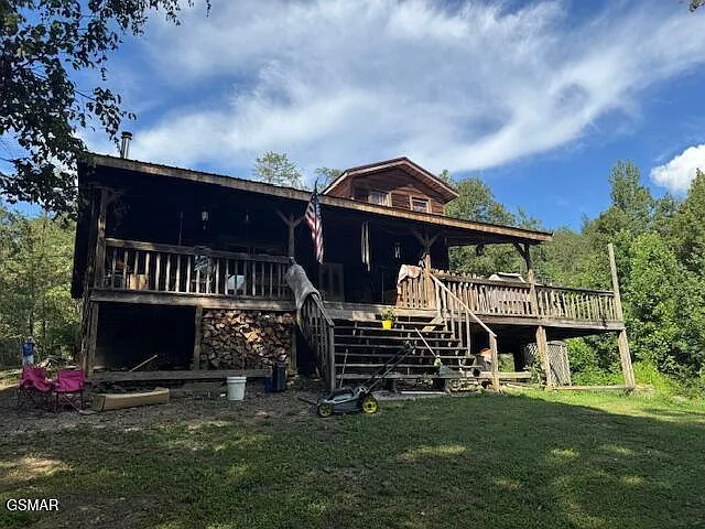 $350,000 – 3-Bedroom Fixer-Upper on 30.36 Acres in Sevierville, TN