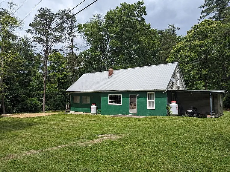 Spacious Hunting & Recreation Cabin near State College – Sleeps 12+ $149,500