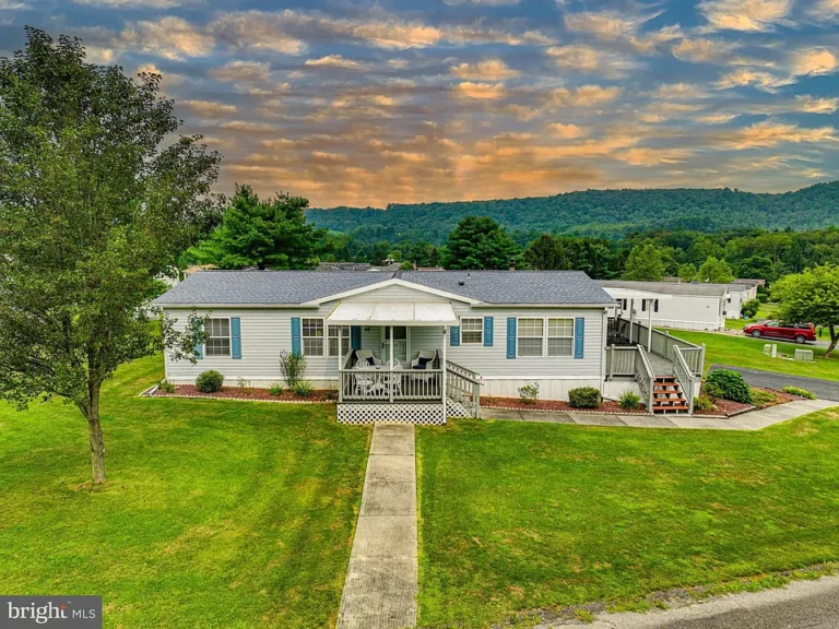 Renovated 3-Bedroom Furnished Ranch – Scenic Mountain Views in Northside Heights! $159,000